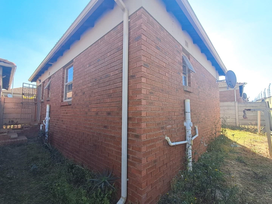 To Let 3 Bedroom Property for Rent in Thatch Hill Estate Gauteng