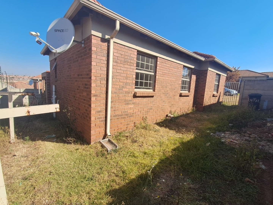 To Let 3 Bedroom Property for Rent in Thatch Hill Estate Gauteng