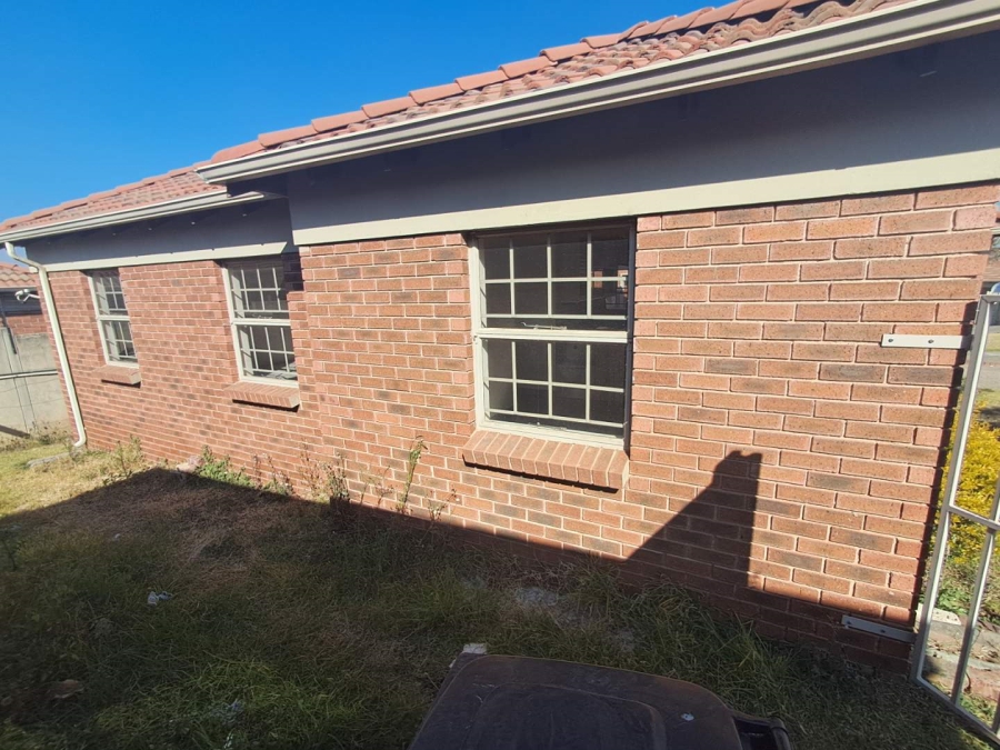To Let 3 Bedroom Property for Rent in Thatch Hill Estate Gauteng