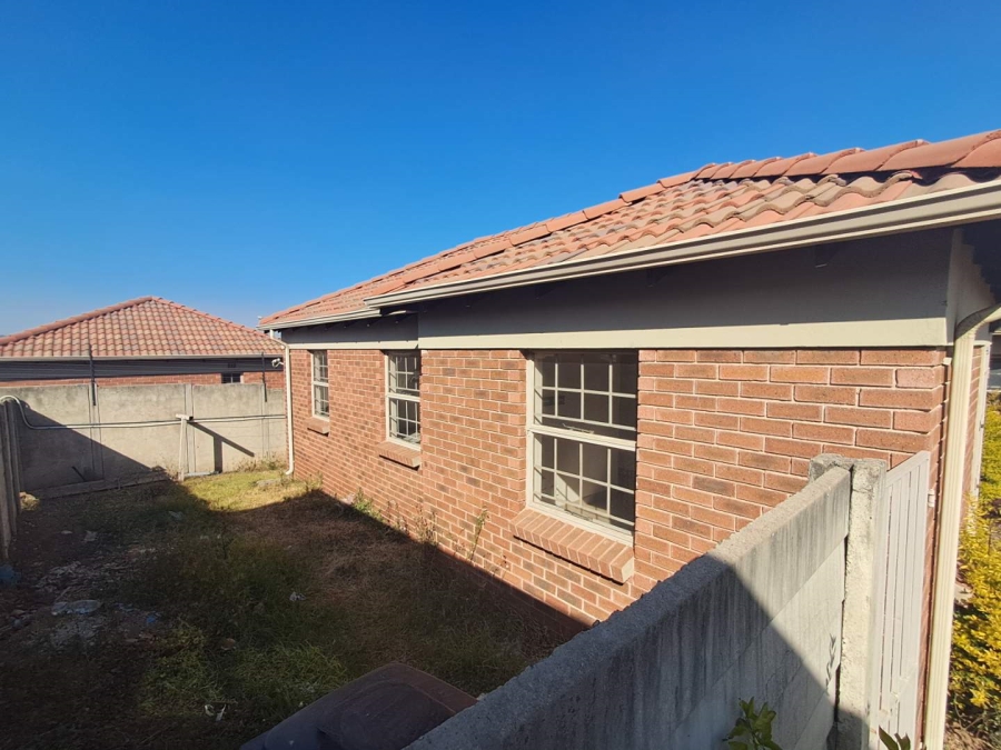 To Let 3 Bedroom Property for Rent in Thatch Hill Estate Gauteng