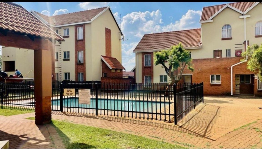 2 Bedroom Property for Sale in The Orchards Gauteng