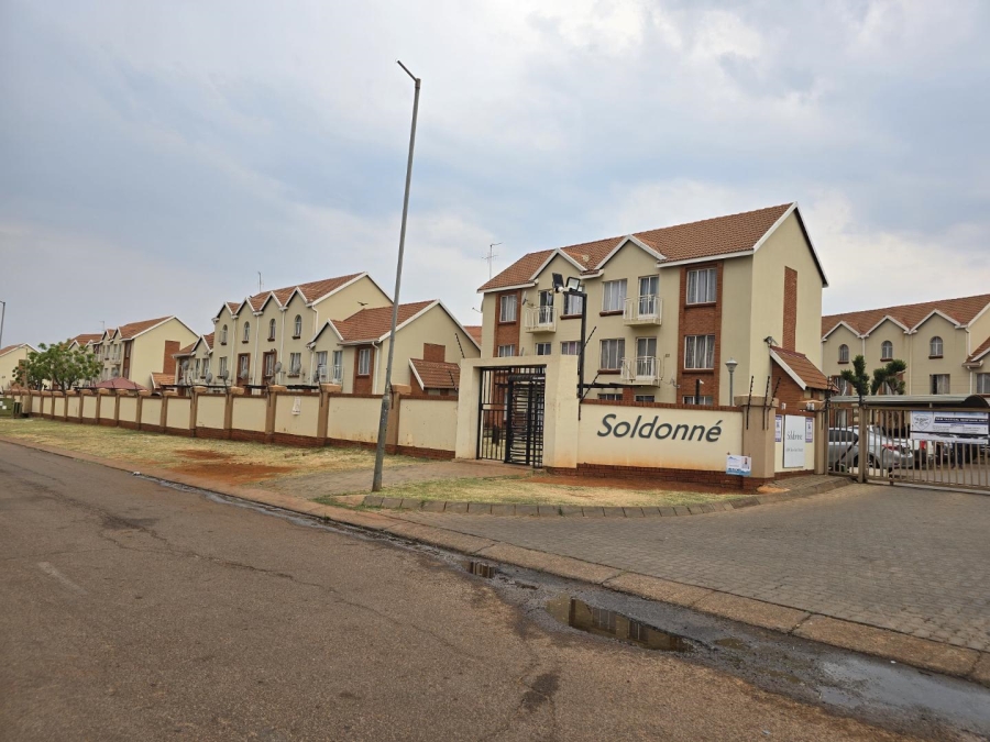 2 Bedroom Property for Sale in The Orchards Gauteng
