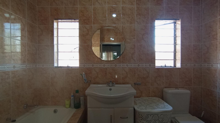 4 Bedroom Property for Sale in Amandasig Gauteng