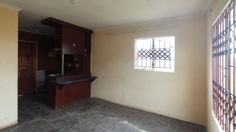 2 Bedroom Property for Sale in Rosslyn Gauteng
