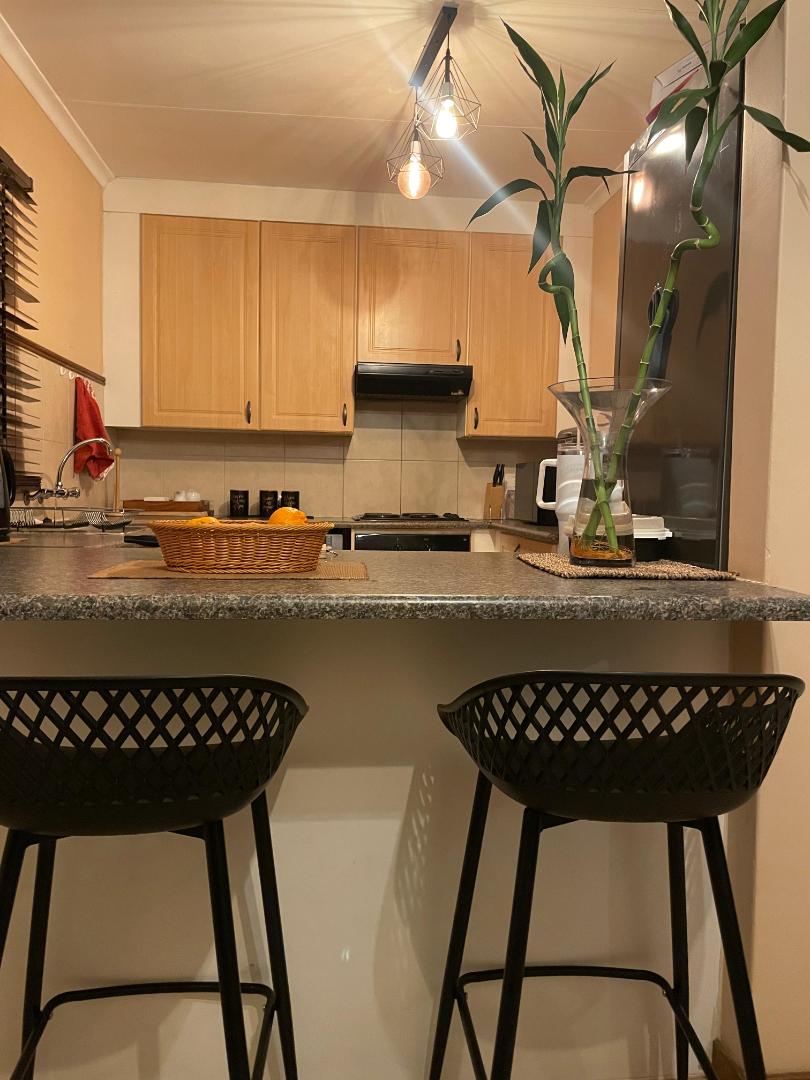 To Let 2 Bedroom Property for Rent in Die Hoewes Gauteng