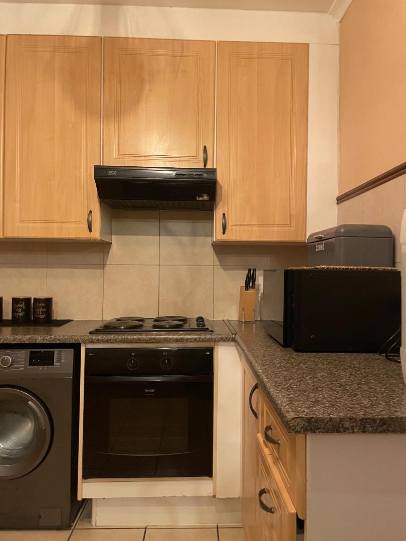 To Let 2 Bedroom Property for Rent in Die Hoewes Gauteng