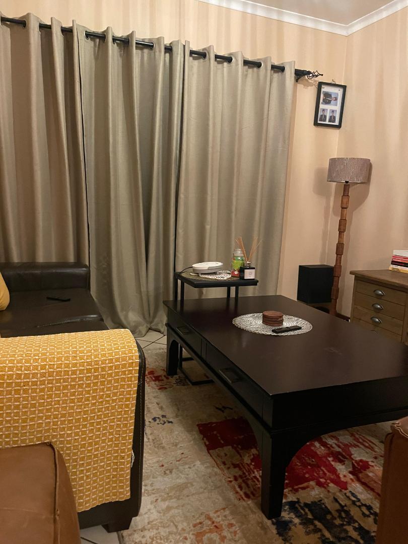 To Let 2 Bedroom Property for Rent in Die Hoewes Gauteng