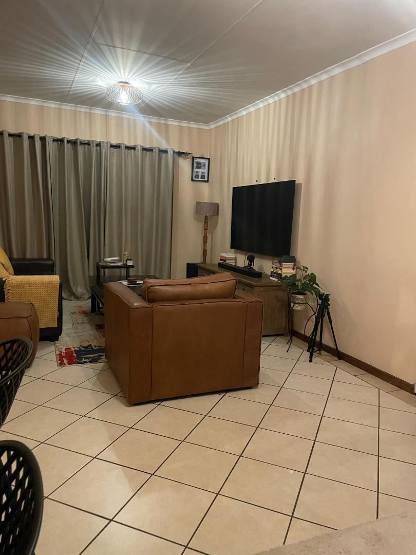 To Let 2 Bedroom Property for Rent in Die Hoewes Gauteng