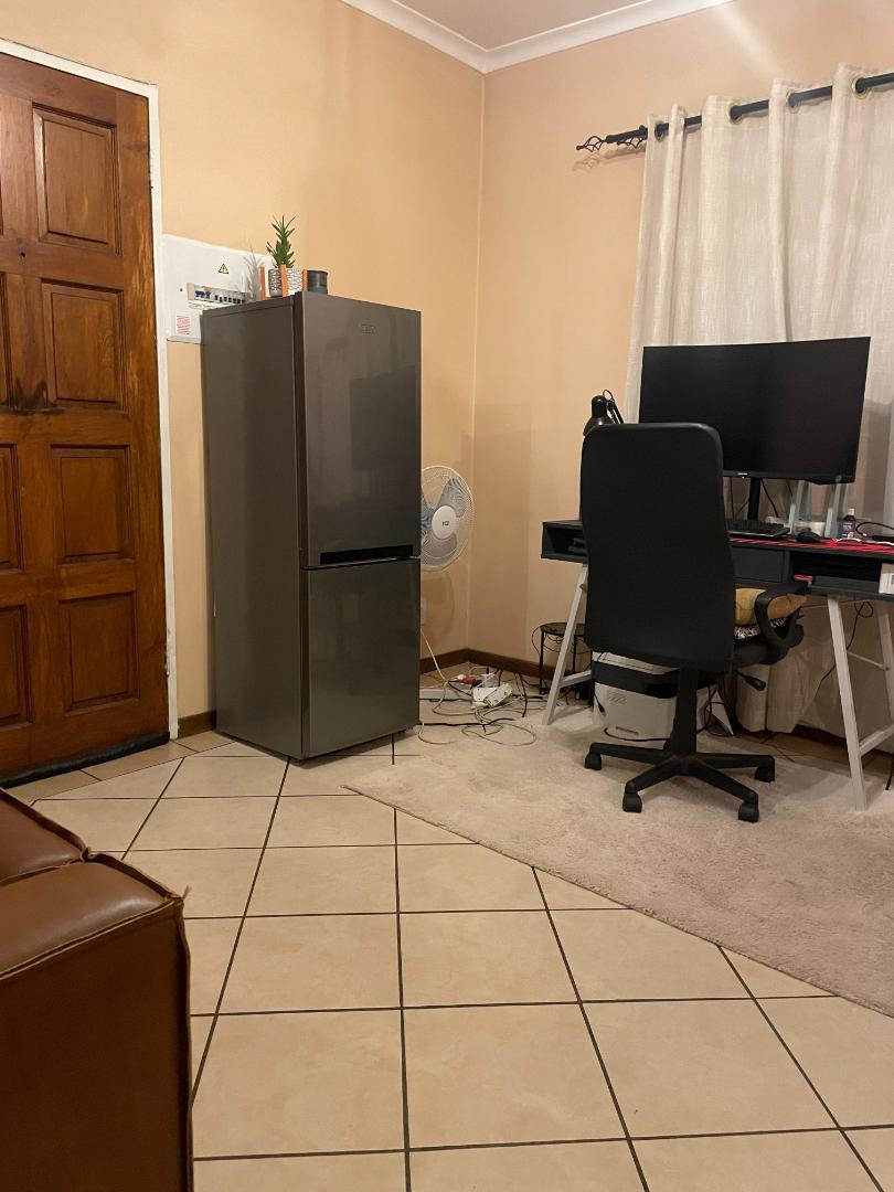 To Let 2 Bedroom Property for Rent in Die Hoewes Gauteng