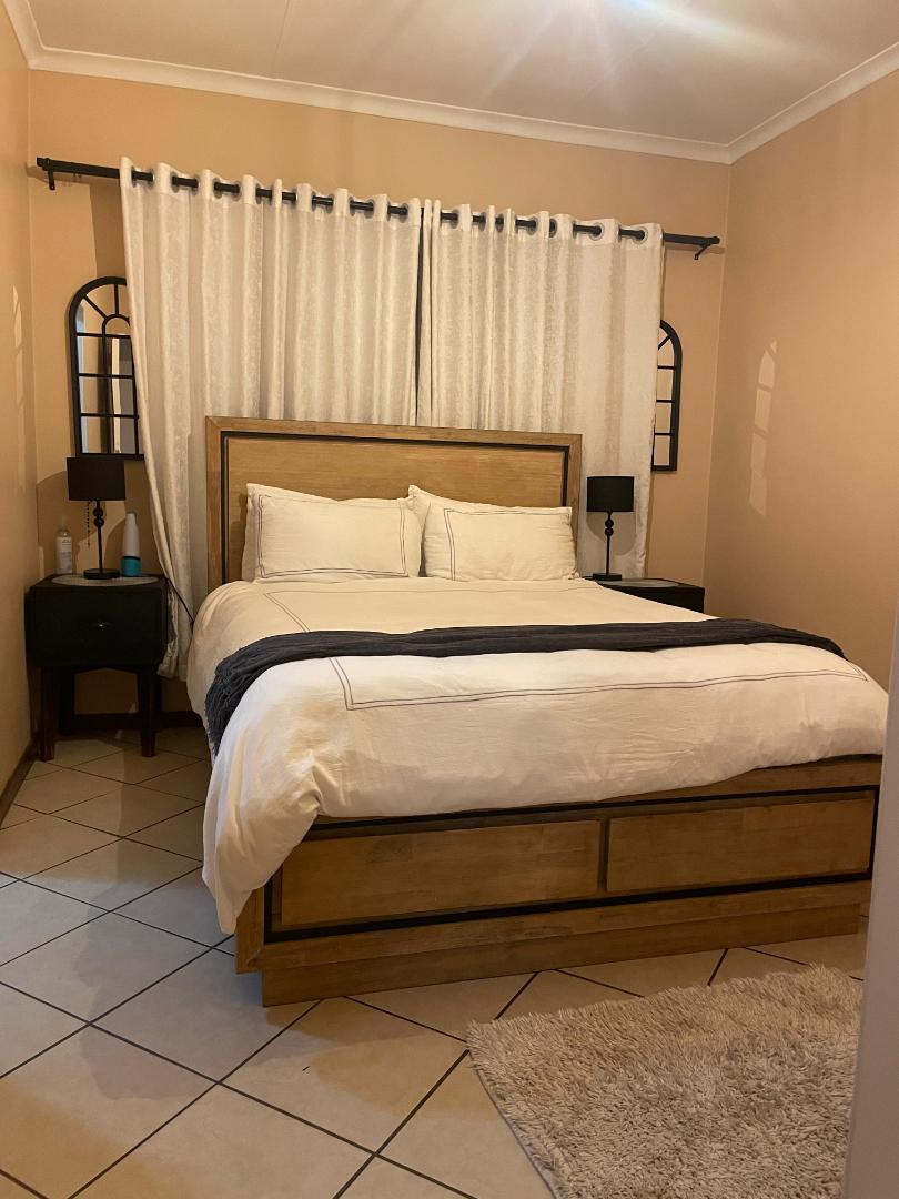 To Let 2 Bedroom Property for Rent in Die Hoewes Gauteng