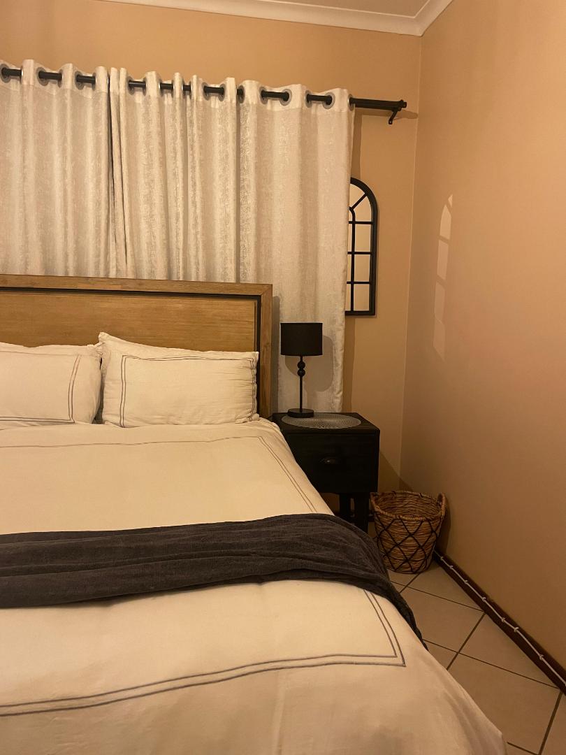 To Let 2 Bedroom Property for Rent in Die Hoewes Gauteng