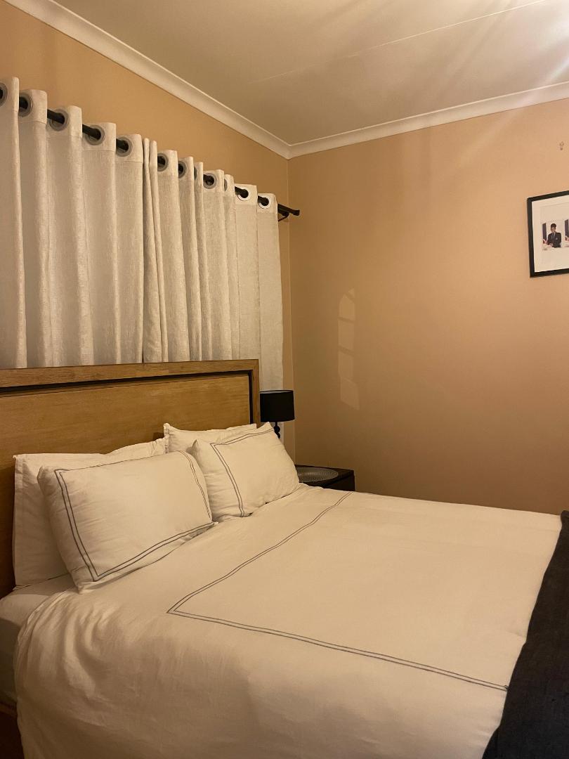To Let 2 Bedroom Property for Rent in Die Hoewes Gauteng