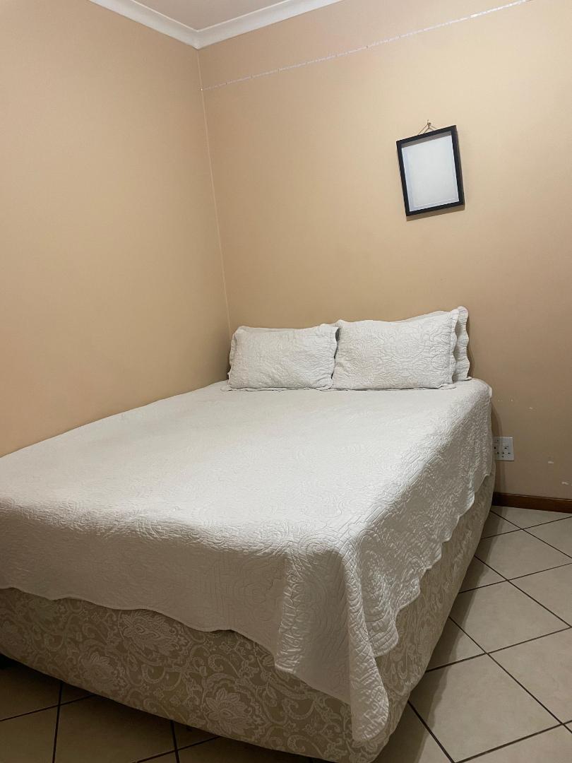 To Let 2 Bedroom Property for Rent in Die Hoewes Gauteng
