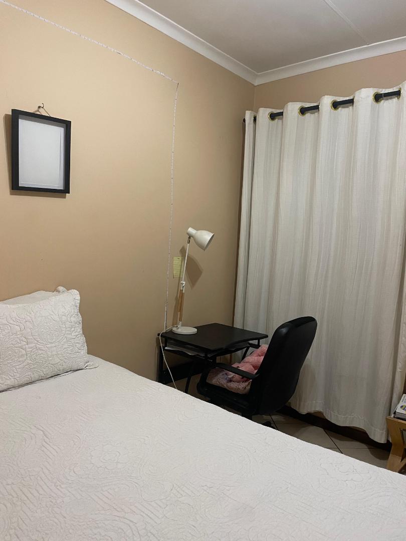 To Let 2 Bedroom Property for Rent in Die Hoewes Gauteng