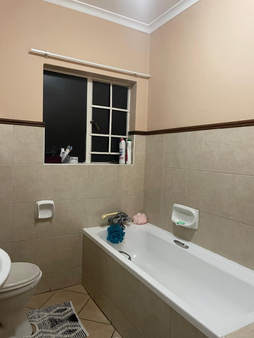 To Let 2 Bedroom Property for Rent in Die Hoewes Gauteng