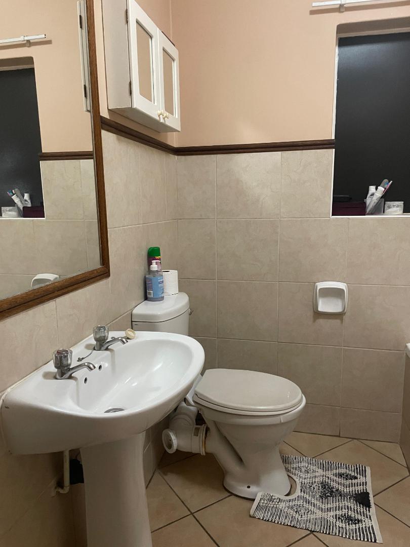To Let 2 Bedroom Property for Rent in Die Hoewes Gauteng