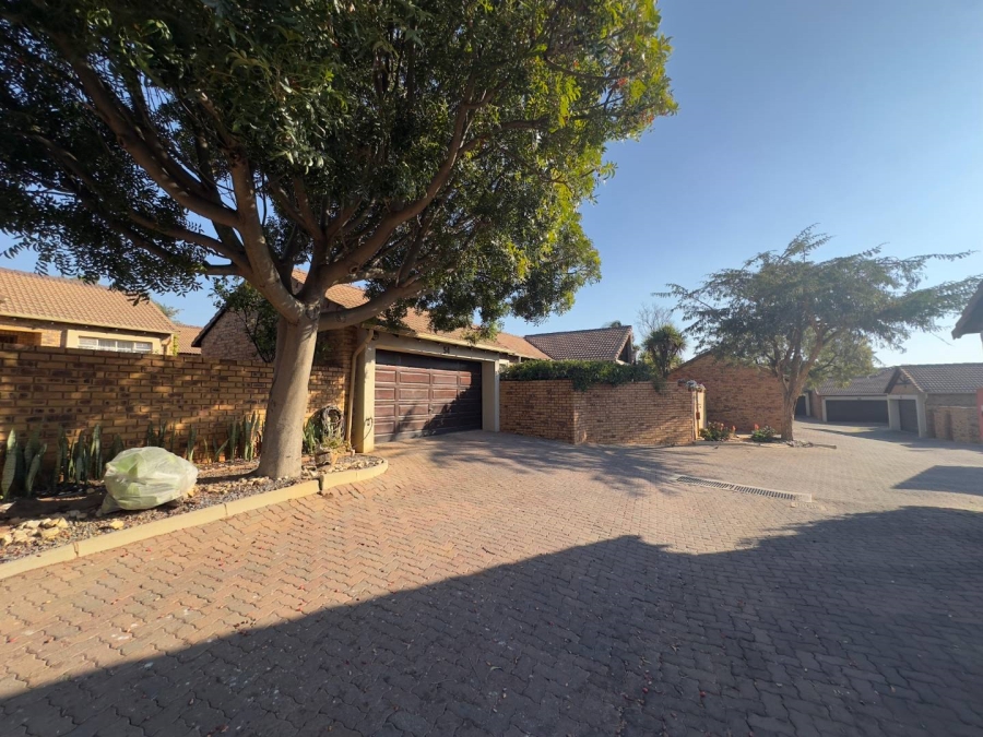 3 Bedroom Property for Sale in Moreleta Park Gauteng