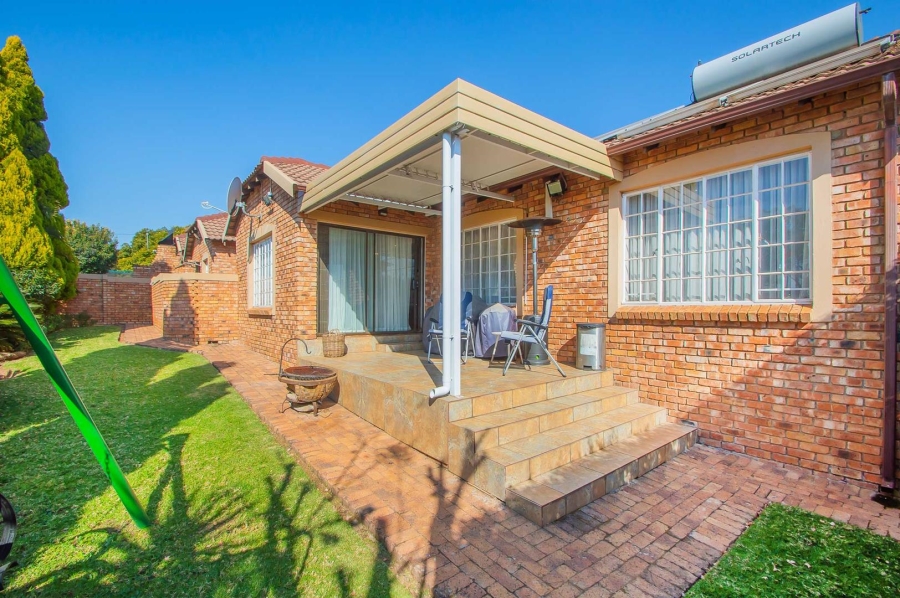 3 Bedroom Property for Sale in Honeydew Grove Gauteng