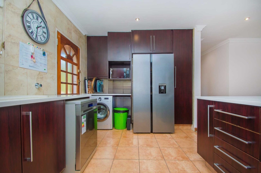 3 Bedroom Property for Sale in Honeydew Grove Gauteng