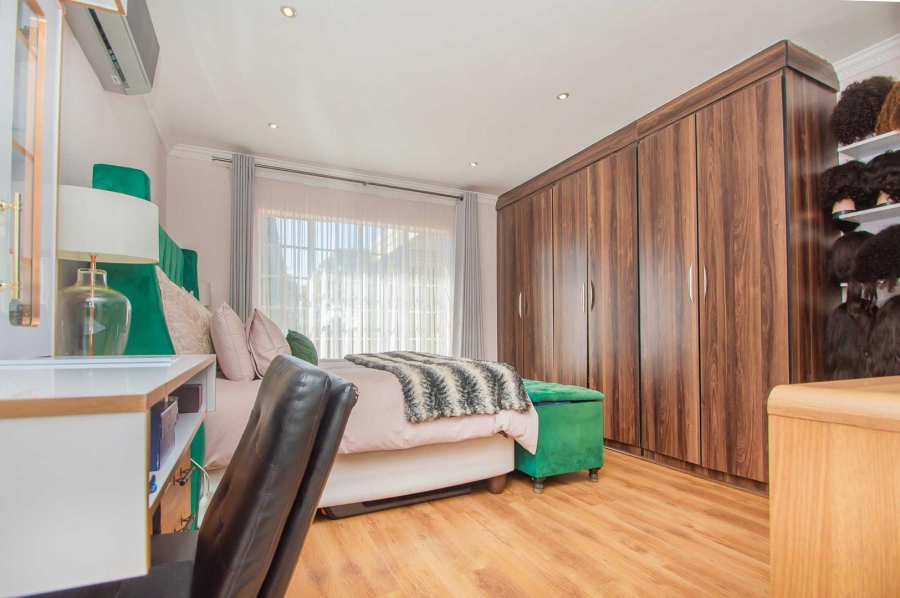 3 Bedroom Property for Sale in Honeydew Grove Gauteng