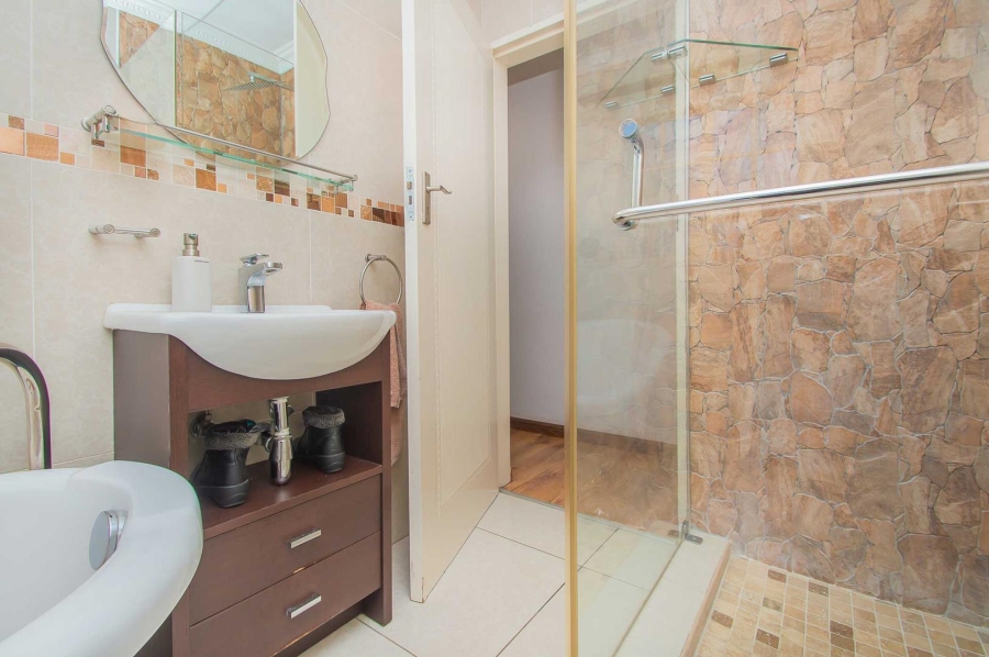 3 Bedroom Property for Sale in Honeydew Grove Gauteng