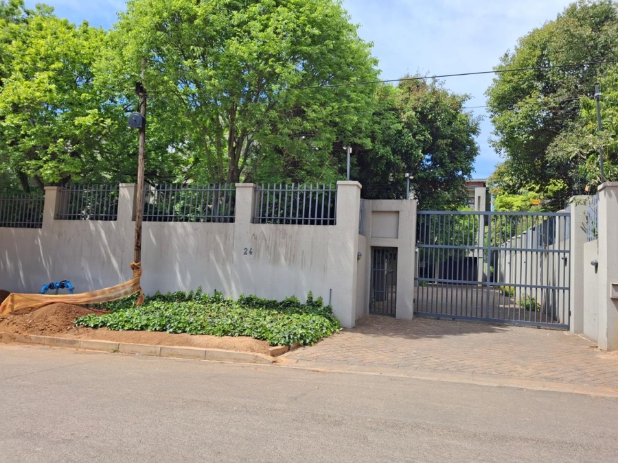 To Let 2 Bedroom Property for Rent in Melrose North Gauteng
