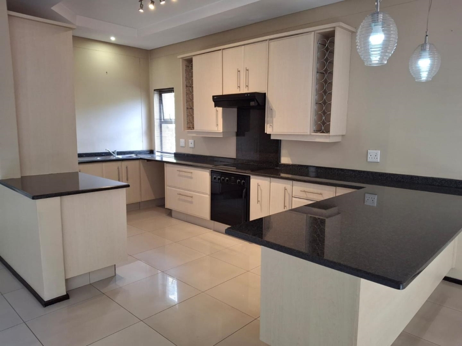 To Let 2 Bedroom Property for Rent in Melrose North Gauteng