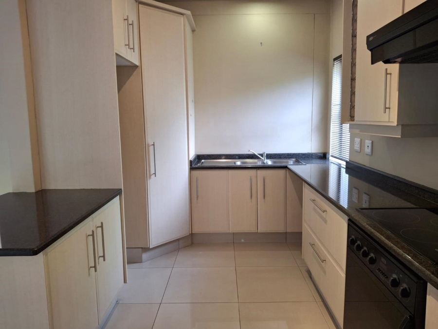 To Let 2 Bedroom Property for Rent in Melrose North Gauteng