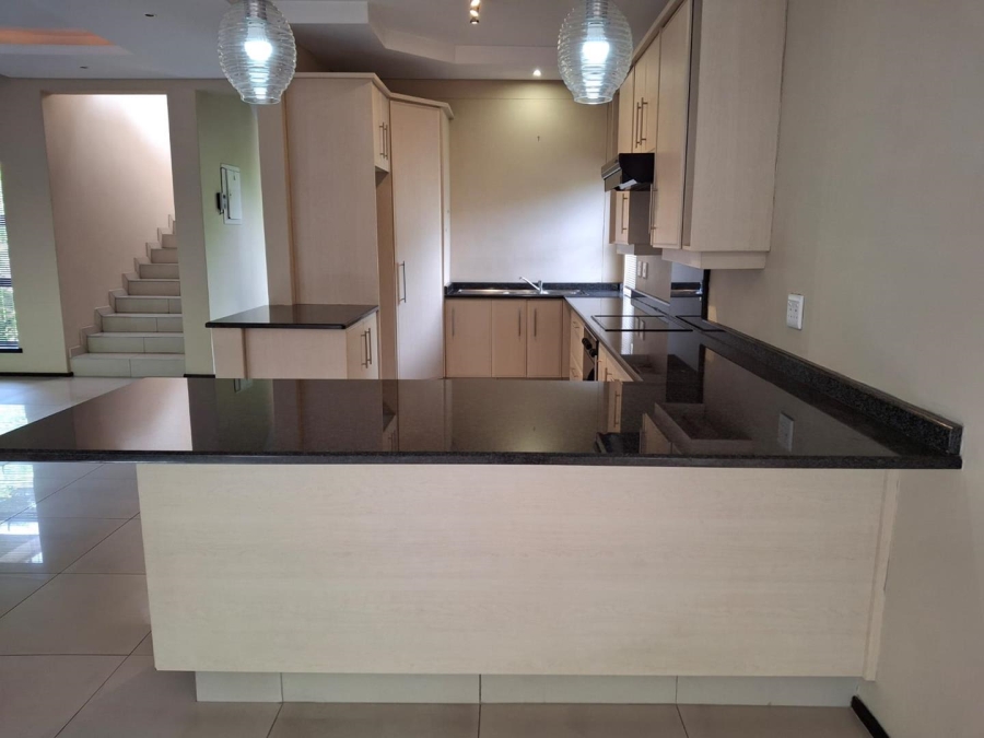 To Let 2 Bedroom Property for Rent in Melrose North Gauteng