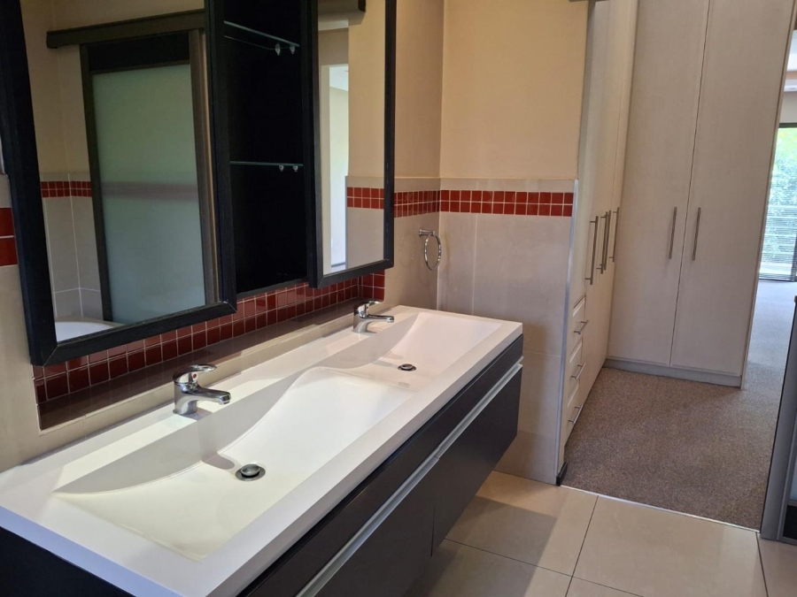 To Let 2 Bedroom Property for Rent in Melrose North Gauteng