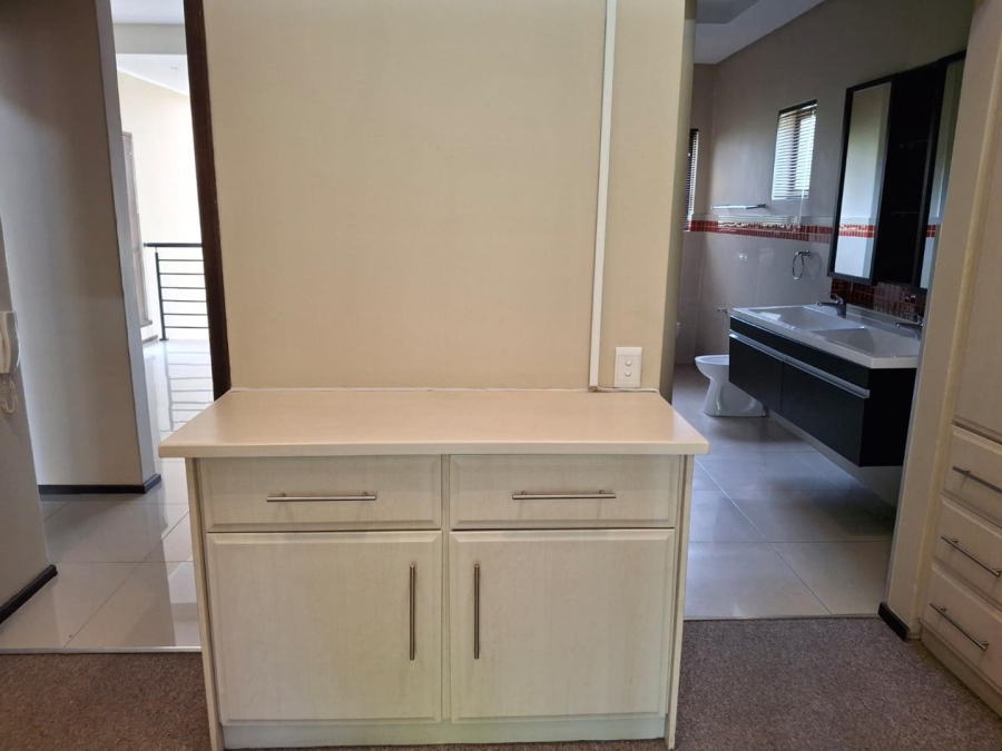 To Let 2 Bedroom Property for Rent in Melrose North Gauteng