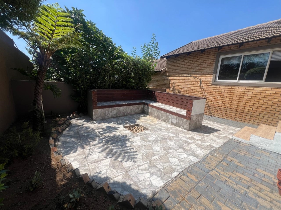 To Let 3 Bedroom Property for Rent in Olivedale Gauteng