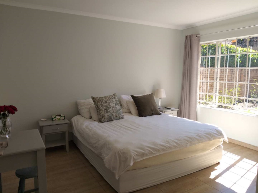 To Let 3 Bedroom Property for Rent in Olivedale Gauteng