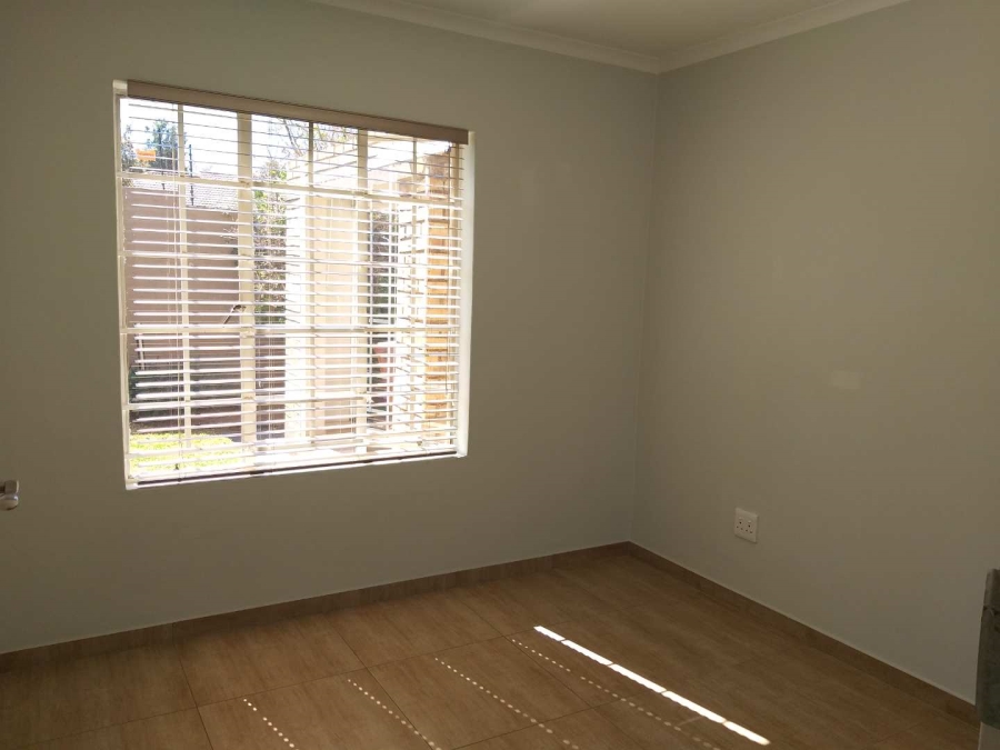 To Let 3 Bedroom Property for Rent in Olivedale Gauteng