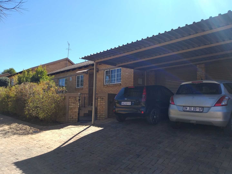 To Let 3 Bedroom Property for Rent in Olivedale Gauteng