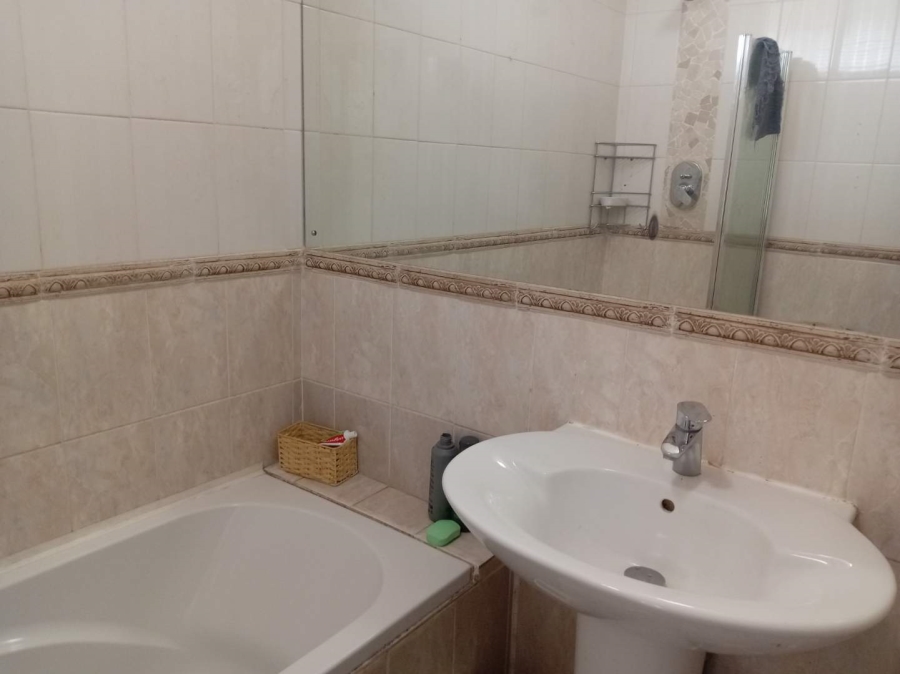 To Let 2 Bedroom Property for Rent in Glenhazel Gauteng
