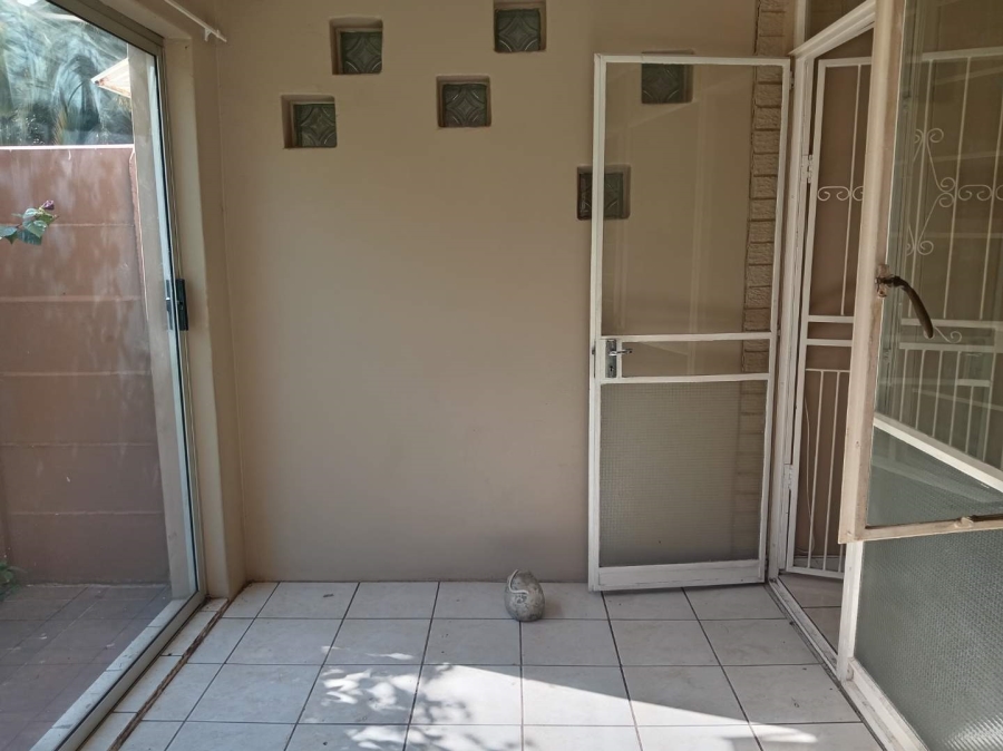 To Let 2 Bedroom Property for Rent in Glenhazel Gauteng