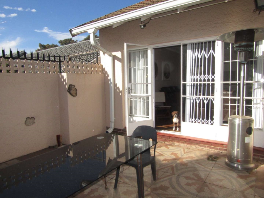 To Let 5 Bedroom Property for Rent in Sydenham Gauteng