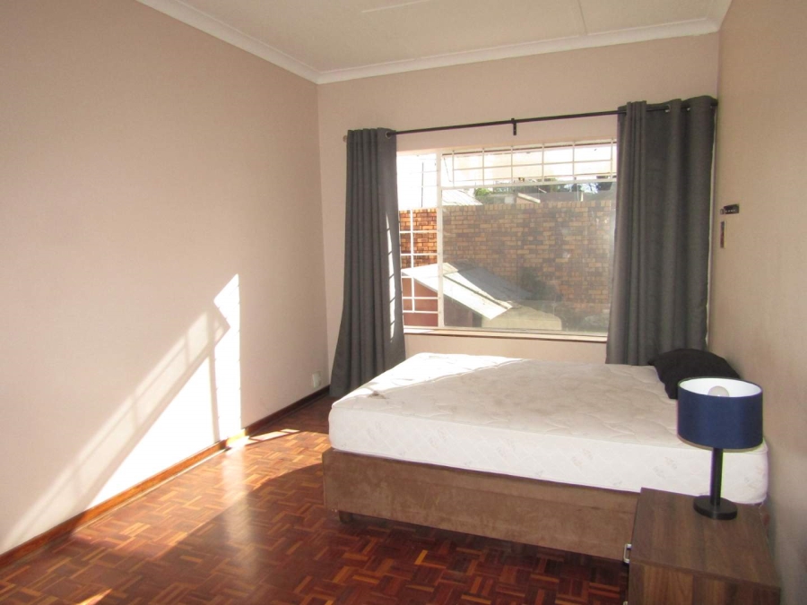 To Let 5 Bedroom Property for Rent in Sydenham Gauteng