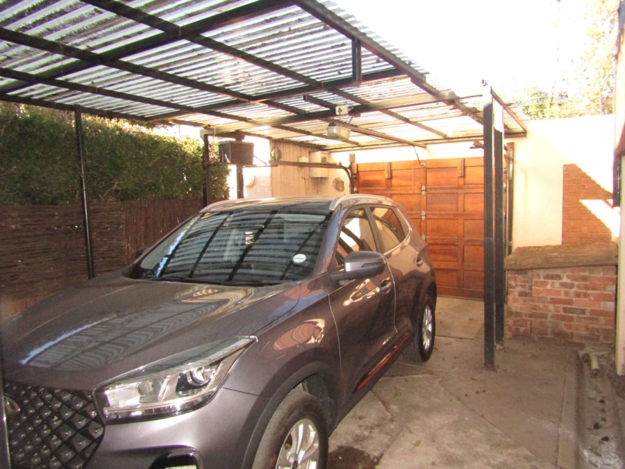 To Let 5 Bedroom Property for Rent in Sydenham Gauteng