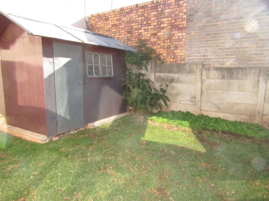 To Let 5 Bedroom Property for Rent in Sydenham Gauteng