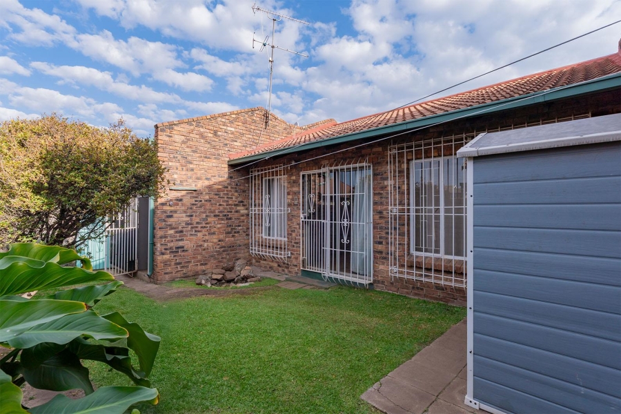 2 Bedroom Property for Sale in Birchleigh Gauteng