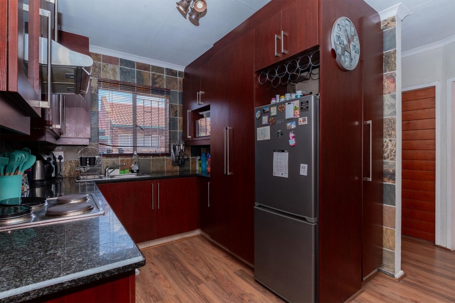 2 Bedroom Property for Sale in Birchleigh Gauteng