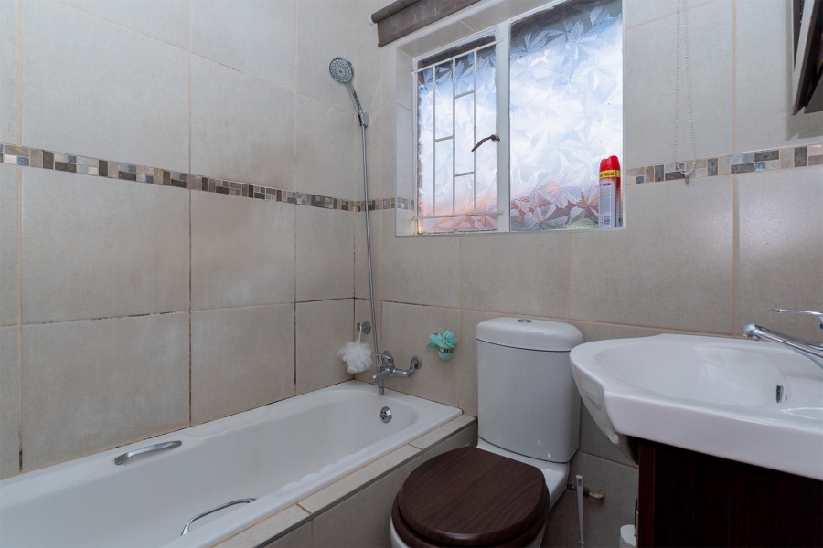 2 Bedroom Property for Sale in Birchleigh Gauteng