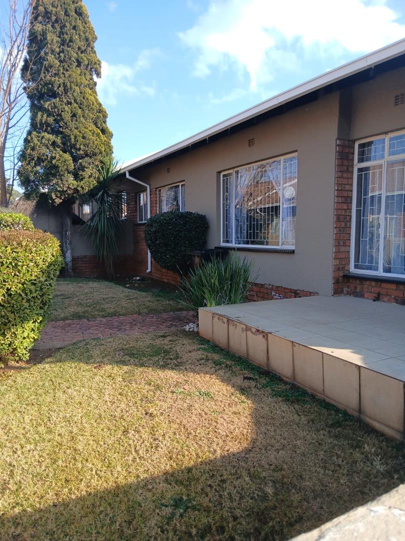 3 Bedroom Property for Sale in Dersley Gauteng