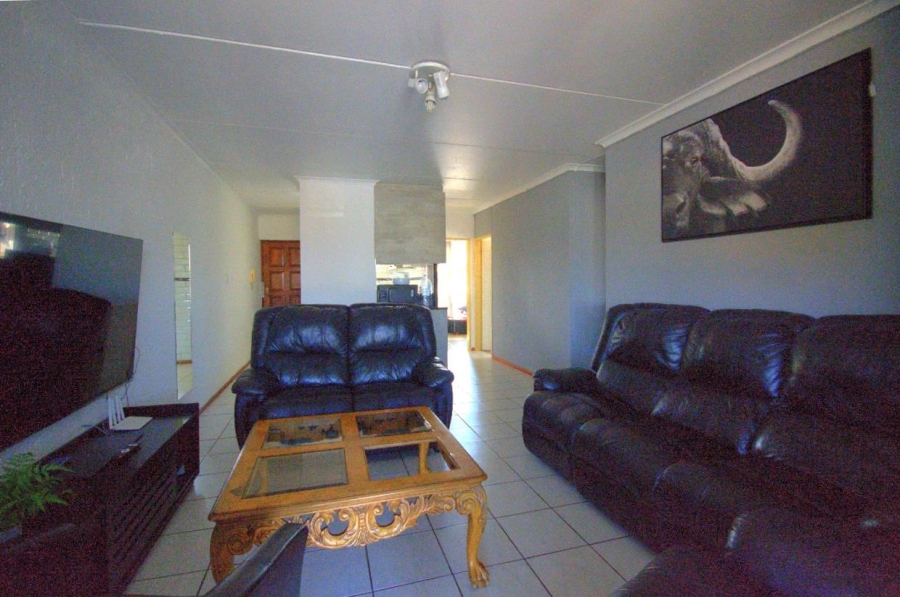 To Let 3 Bedroom Property for Rent in Mulbarton Gauteng
