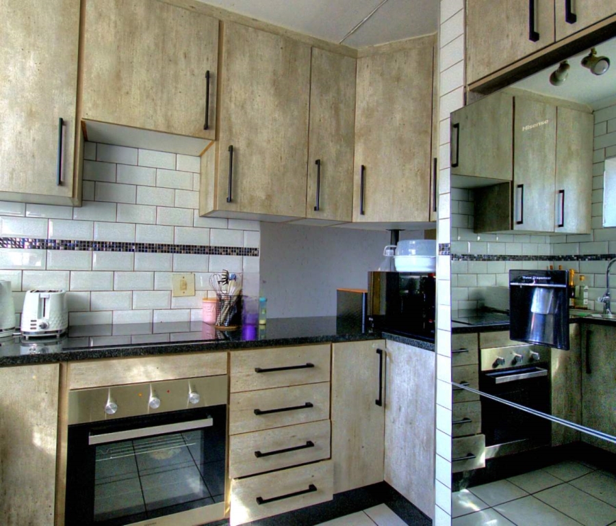 To Let 3 Bedroom Property for Rent in Mulbarton Gauteng