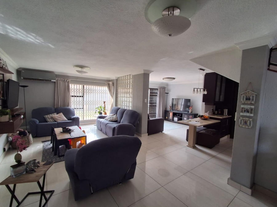 3 Bedroom Property for Sale in Bassonia Gauteng
