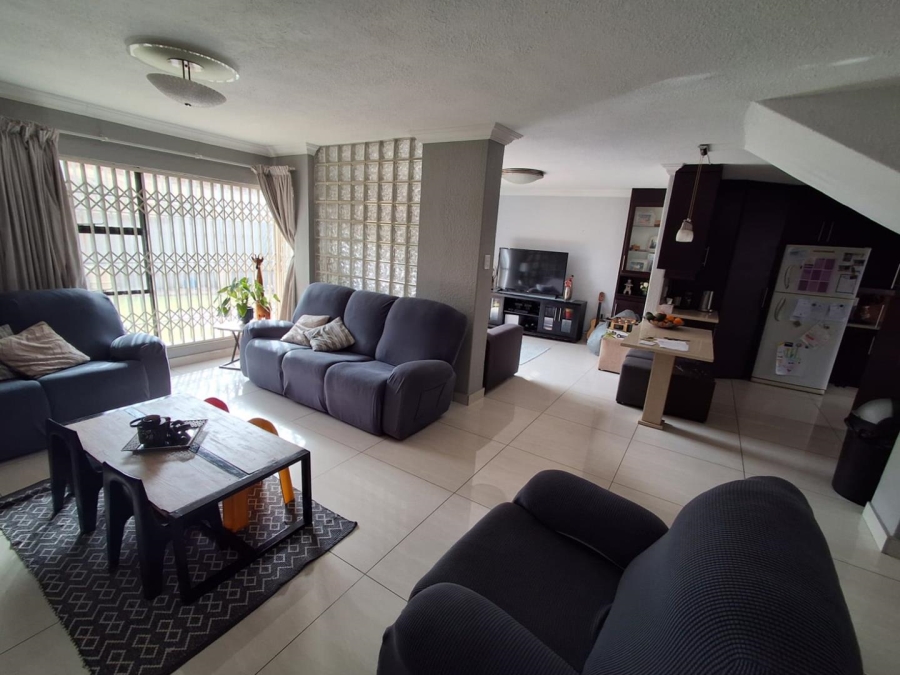 3 Bedroom Property for Sale in Bassonia Gauteng