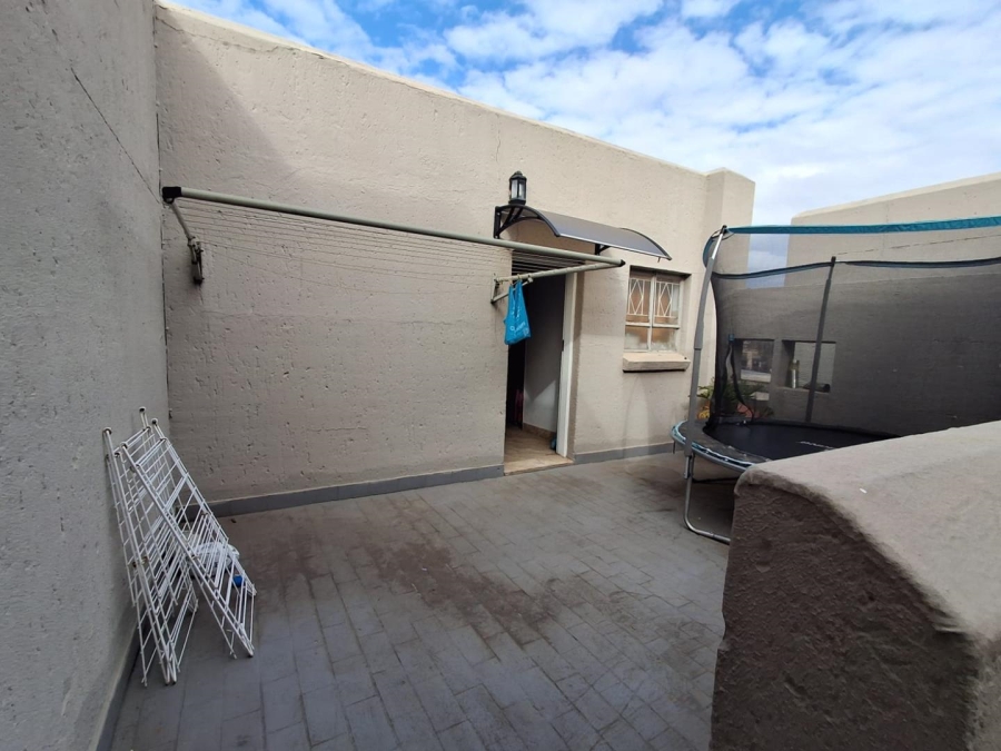 3 Bedroom Property for Sale in Bassonia Gauteng